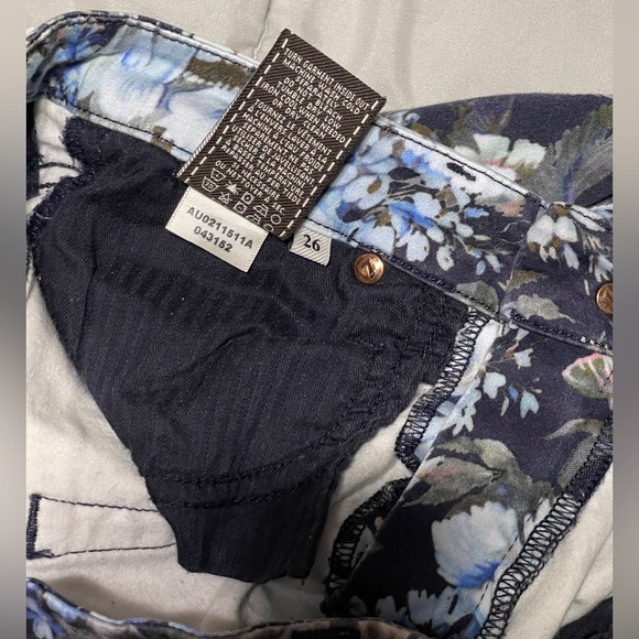 7 For All Mankind blue floral Skinny Jeans size 26 - Picture 6 of 7